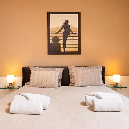 Beautiful In The Heart Of Apartament