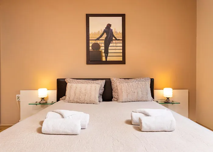 Beautiful In The Heart Of Apartment